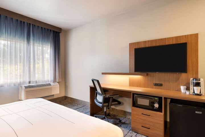 Room 35 of 46