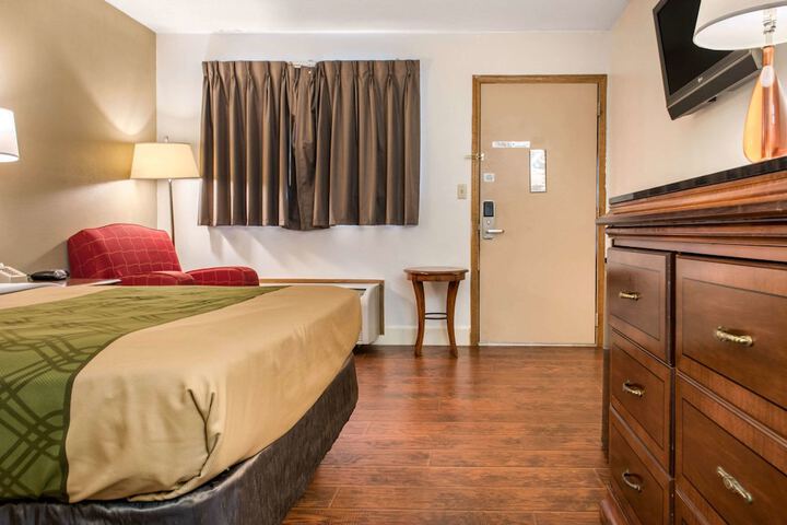 Room 28 of 36