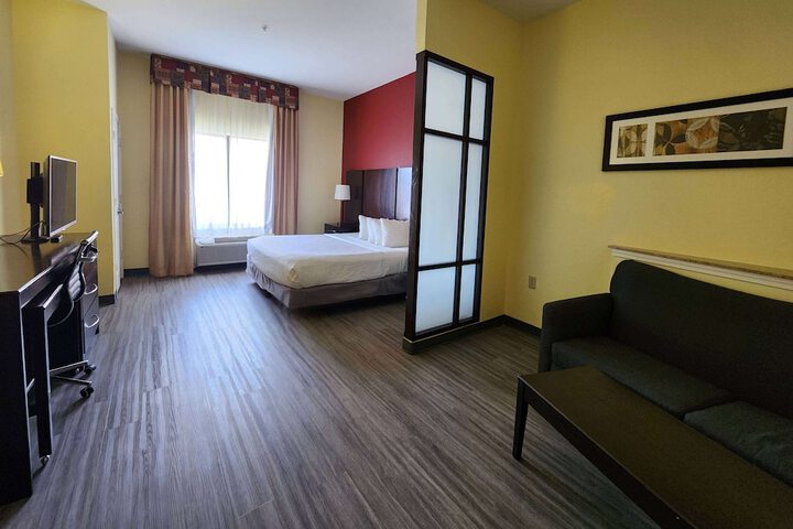 Room 21 of 32
