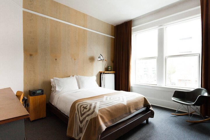 Room 6 of 15