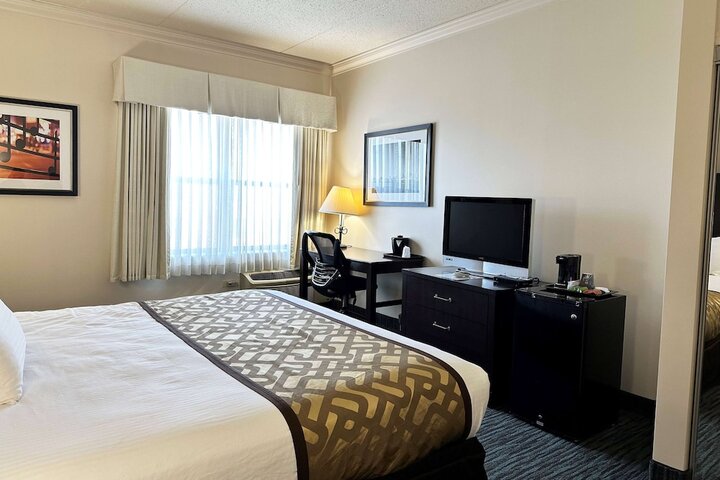 Room 32 of 62