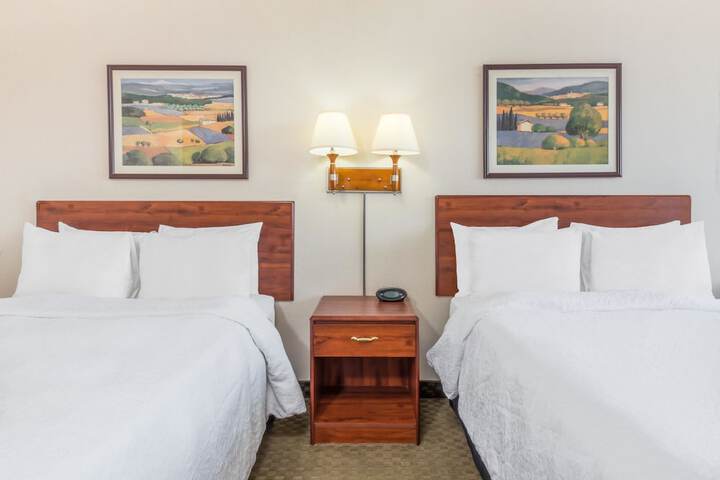 Room 32 of 47