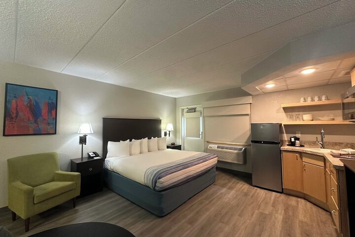 AmericInn by Wyndham Menominee