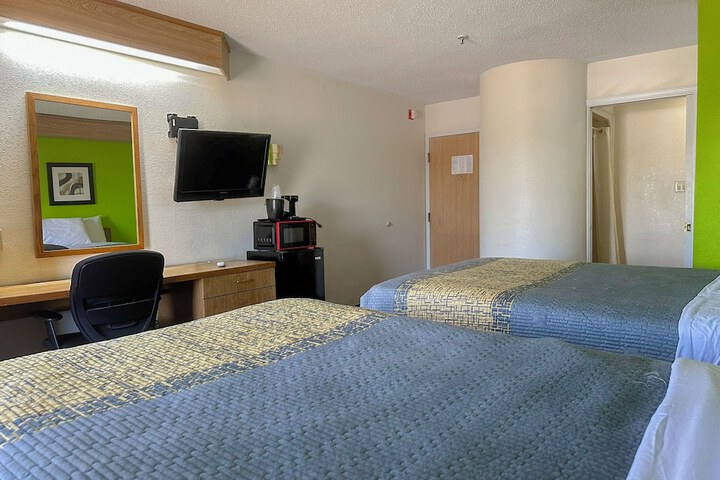 Classic Inn by Townhouse American Way Memphis I 240