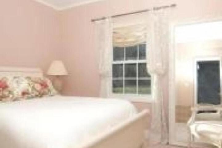 Villa Victoria - Cozy Hamptons Villa