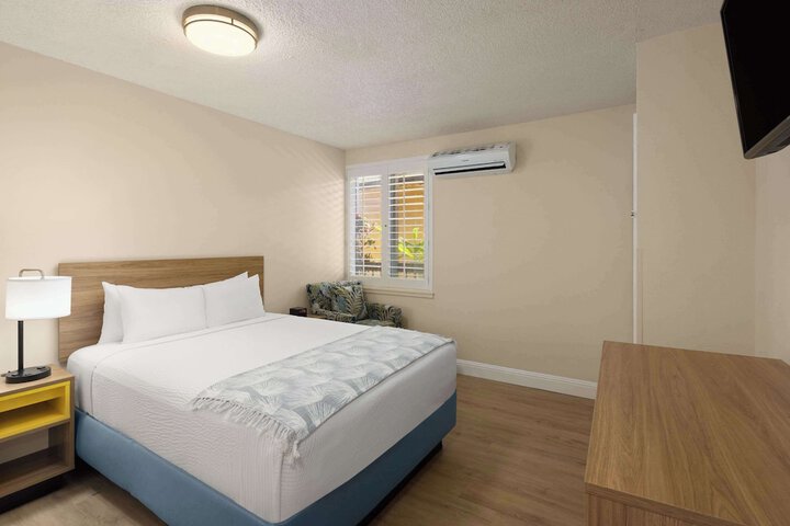Days Inn by Wyndham Maui Oceanfront