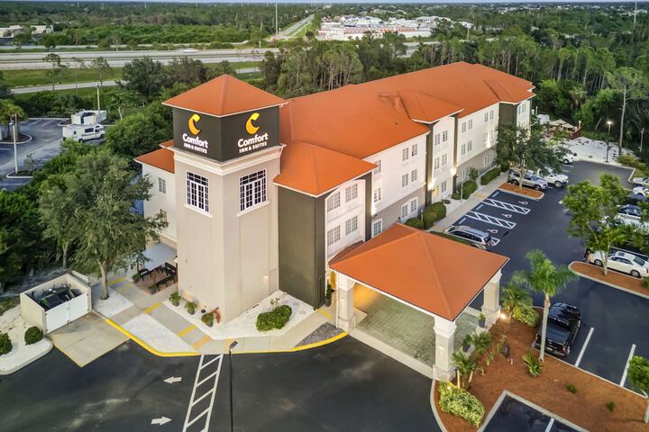 Comfort Inn & Suites