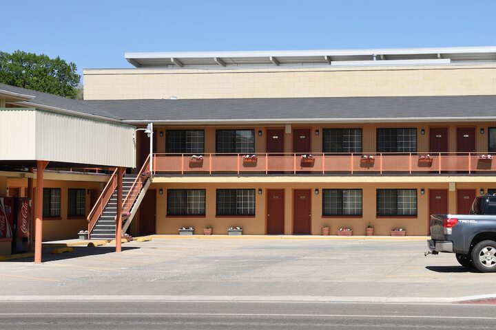 Hotel 2 of 48
