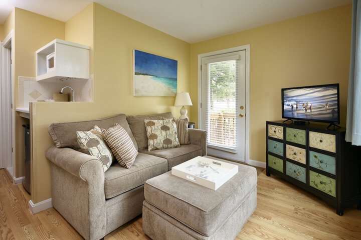 Breezeway Boutique Hotel