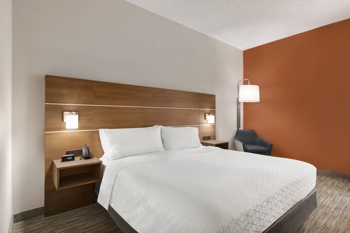 Room 19 of 36