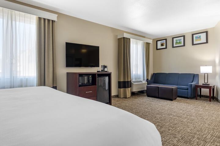 Room 27 of 51