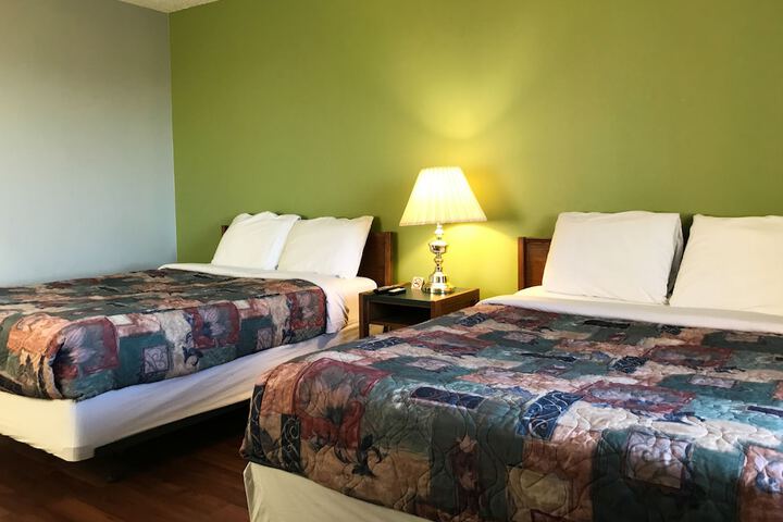 Room 17 of 39