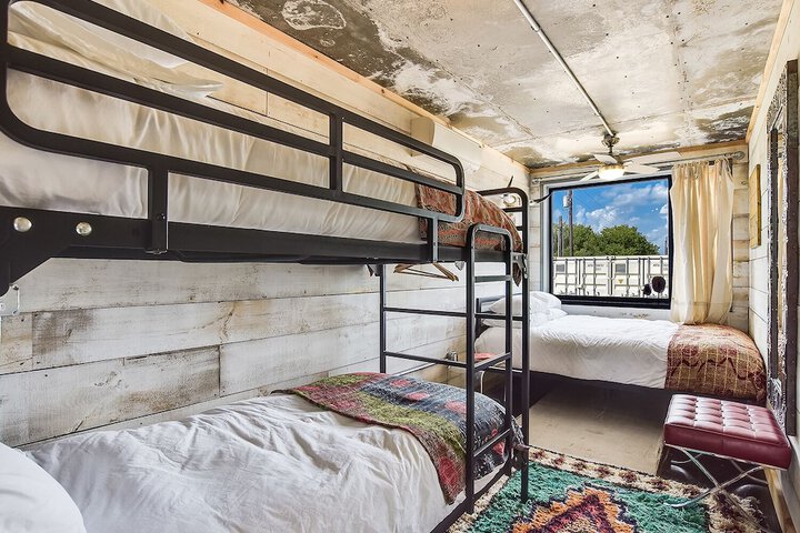 Room 18 of 35