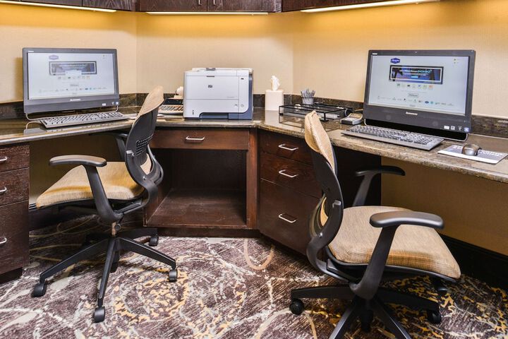 Business Center 36 of 36