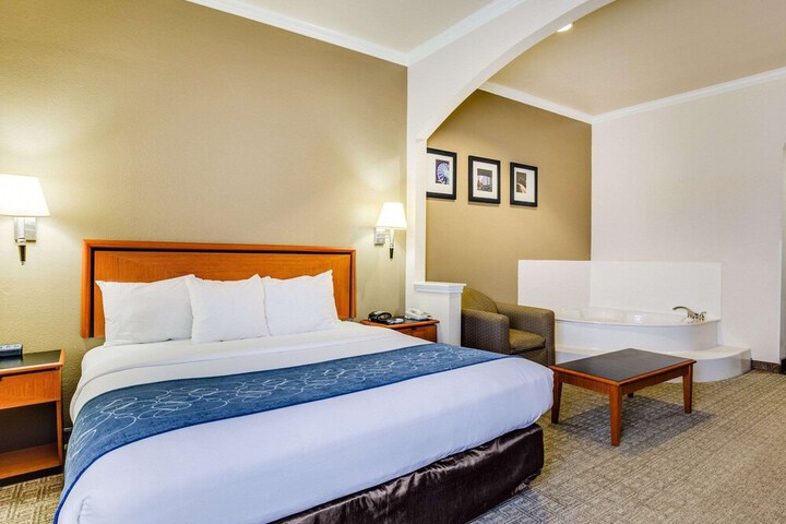 Comfort Suites Deer Park Pasadena