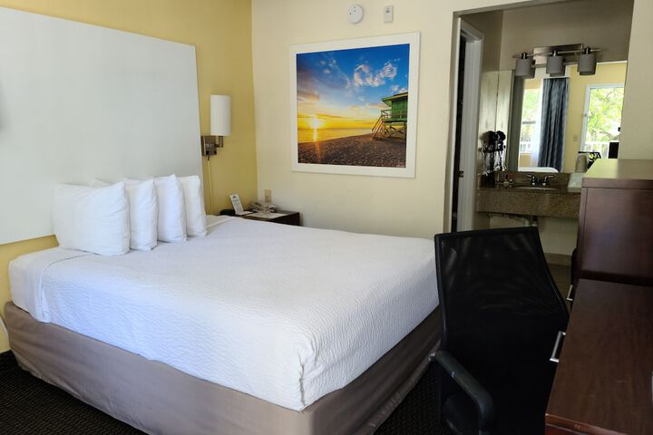 Room 28 of 39