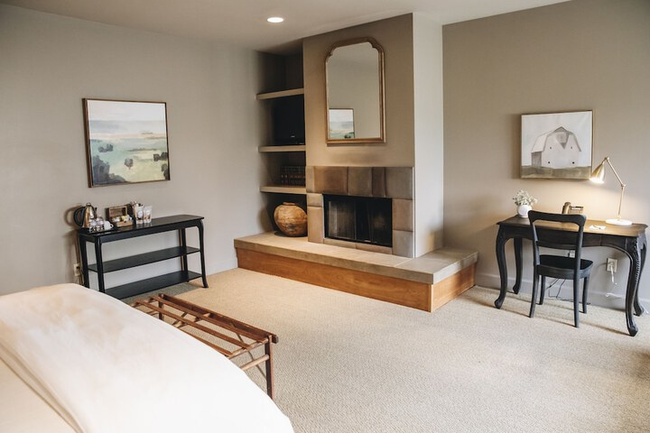 Room 10 of 41