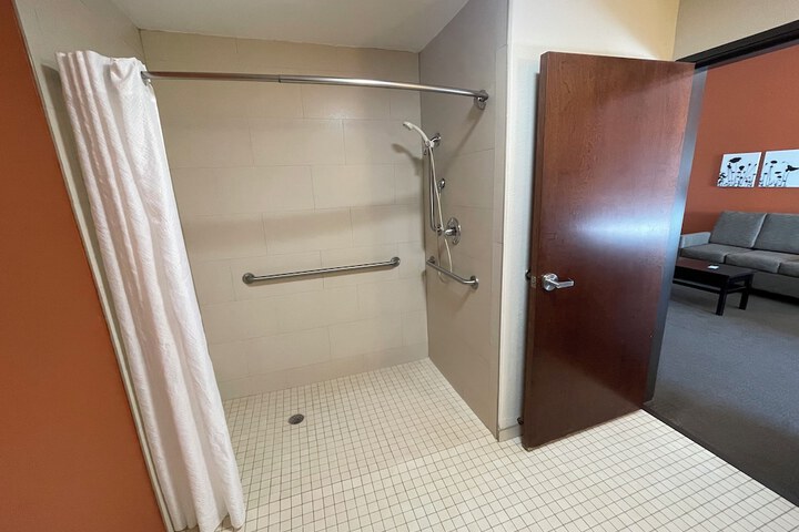 Room 11 of 50