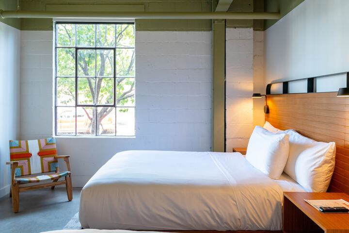 Room 27 of 115