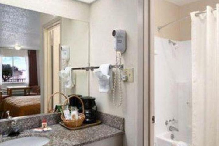 Super 8 by Wyndham Big Spring TX