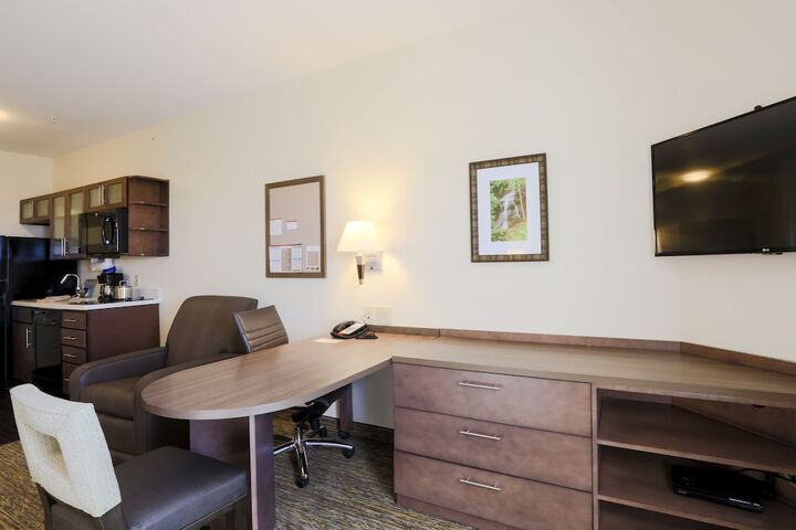 Candlewood Suites Auburn by IHG