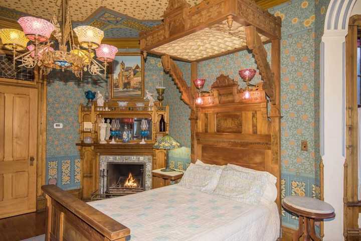 Room 13 of 42
