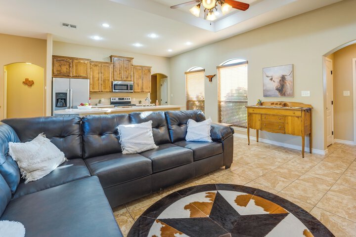 Pleasanton Vacation Rental w / Private Yard!