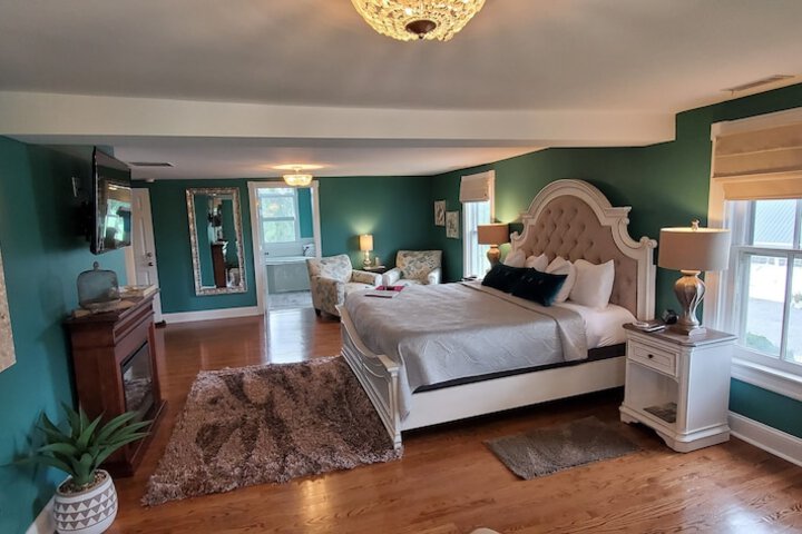 Room 10 of 22