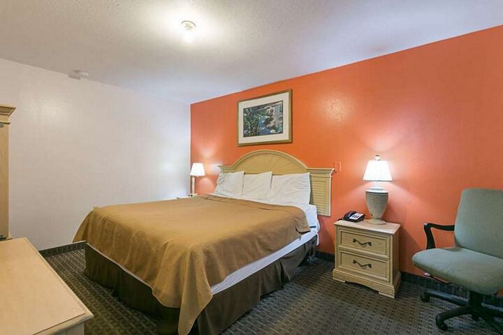 Rodeway Inn & Suites Enterprise