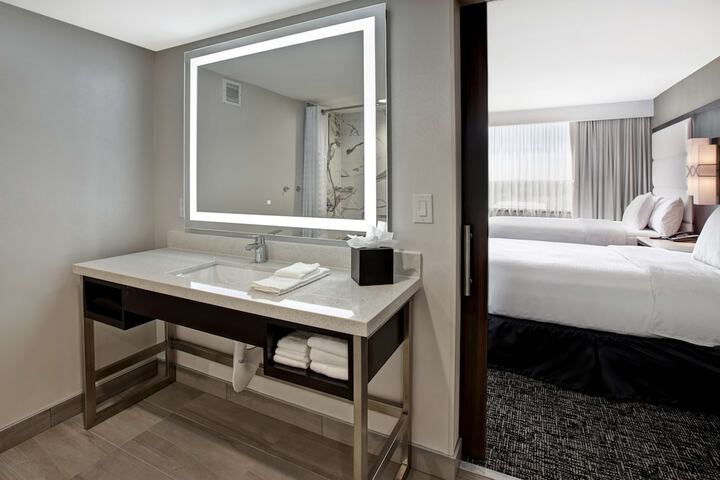 Room 40 of 89
