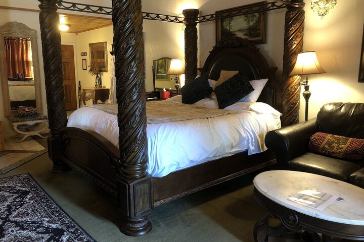 Echo Canyon Spa Resort (Adults Only)