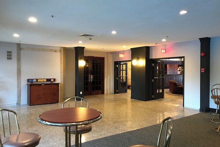 Ballroom/Hall 104 of 127