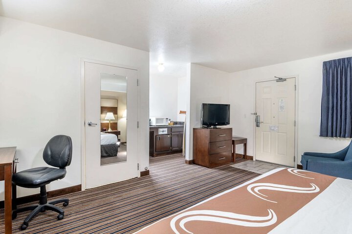 Room 16 of 29