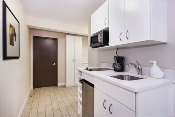 Room 32 of 34