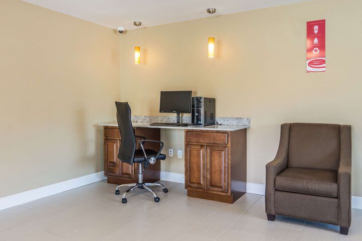 Business Center 31 of 32
