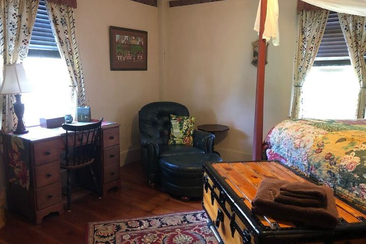 Room 27 of 52