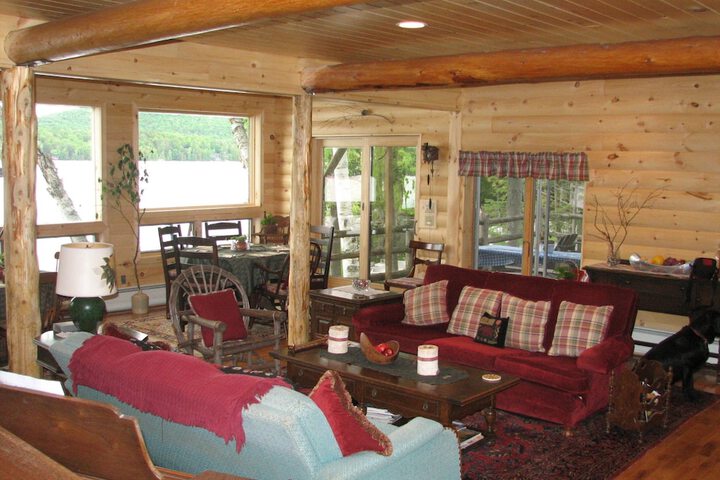 Kiwassa Lake Bed & Breakfast