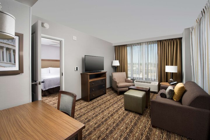 Room 32 of 52
