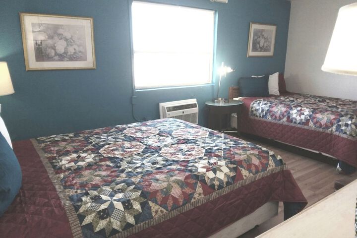 Room 52 of 64