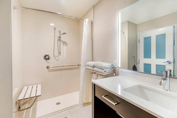 Cambria Hotel Copper Mountain