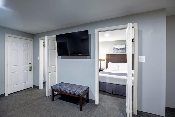 Mt Madison Inn & Suites