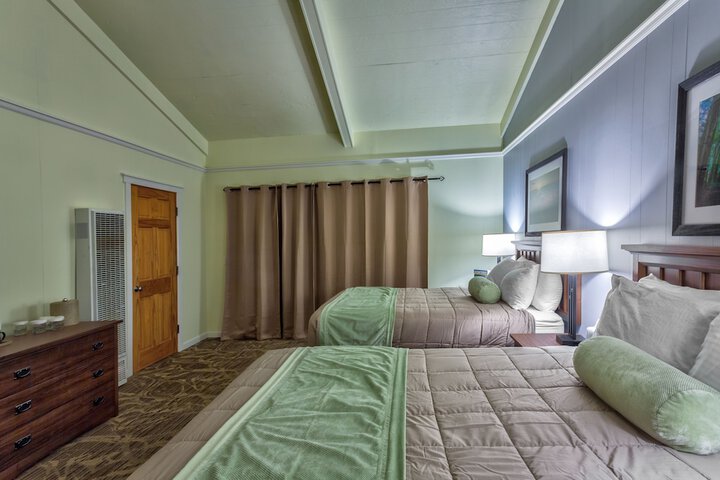 Room 25 of 43