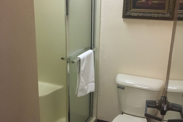 Room 13 of 21