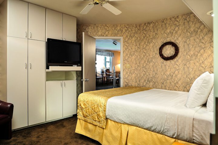 Room 13 of 23