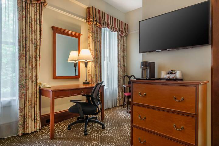 Room 11 of 39