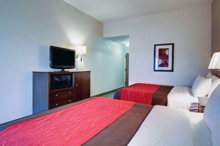 Room 9 of 33