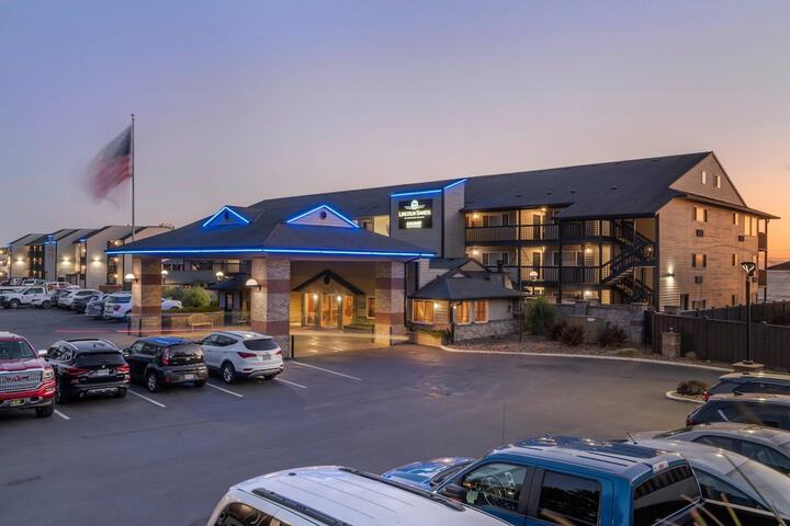 Lincoln Sands Oceanfront Resort an Ascend Collection Hotel