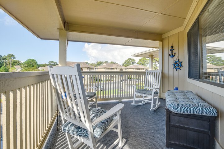 Little River Condo w / Pool Access - Near Beaches!