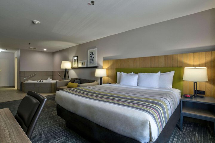 Room 8 of 22