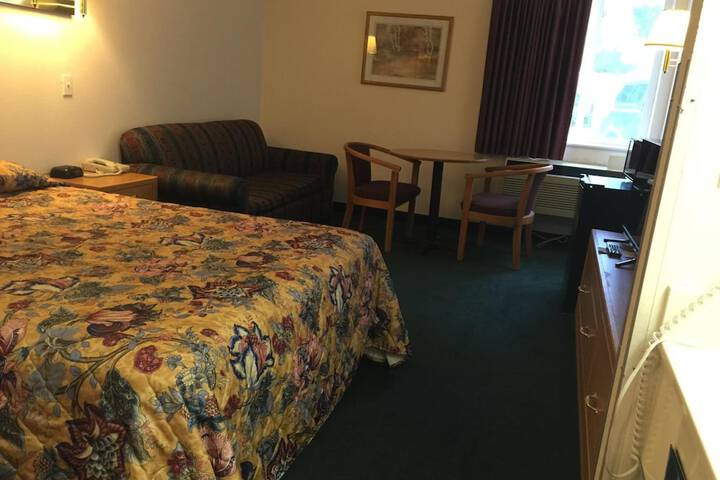 Room 11 of 24
